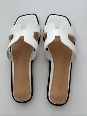 Madden Girl Women's Hailey
Flat Slide Sandal
